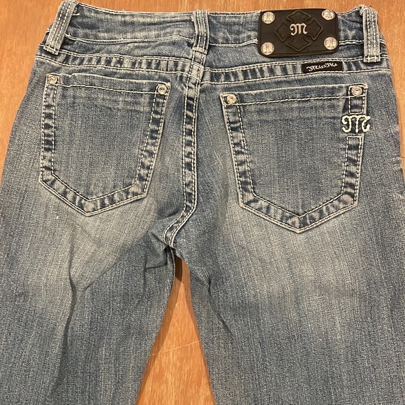 Miss Me Medium Wash Mid Rise Studded Bootcut Jean, Women's Size 27x33 - Picture 9 of 11